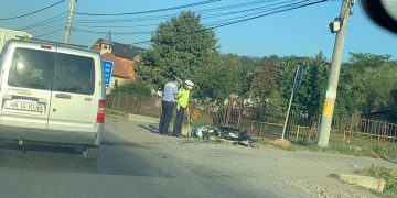 Accident pe DN 1C. O motocicletă s-a făcut praf – FOTO