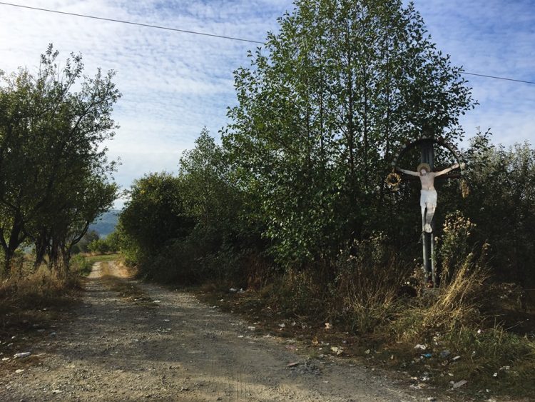 „Capcane” pe drumurile din Maramureș. Ce a pățit un șofer la Văleni – FOTO