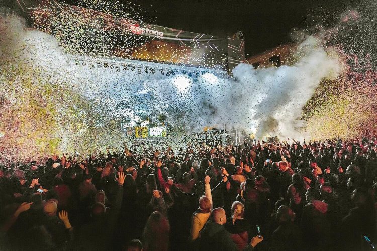 Mii de băimăreni în prima seară de Castane 2019. GALERIE FOTO