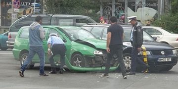Coliziune între două maşini în Baia Mare. Mai multe victime – foto