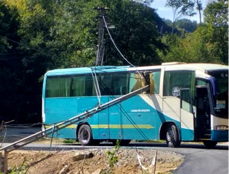 Un autocar plin cu elevi implicat într-un incident grav