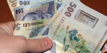 Aproape 80% dintre familiile din România au probleme financiare