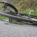 Biciclist rănit grav în Pasul Gutâi. A derapat şi a căzut sub o autoutilitară