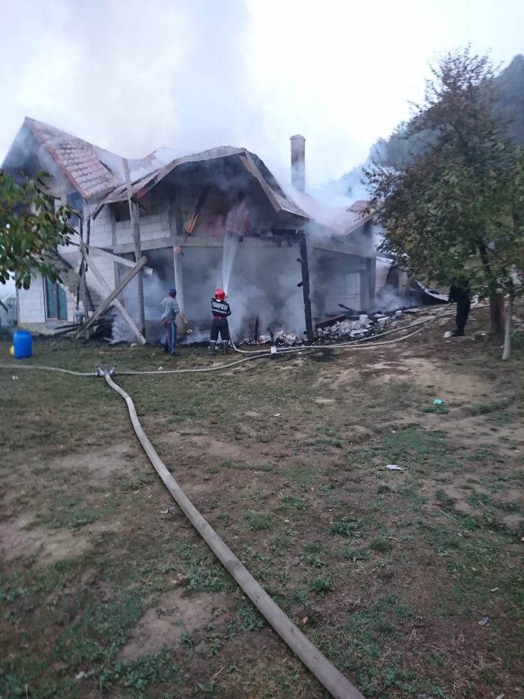 Incendiu la Inău, în această dimineaţă – FOTO