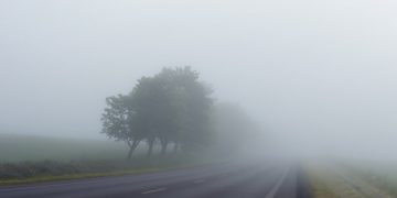 Atenţie, şoferi! Cod galben de ceaţă, cu vizibilitate scăzută, în mai multe localităţi din judeţ
