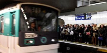 Alertă de călătorie pentru Franța. Evitați pe cât posibil Parisul!