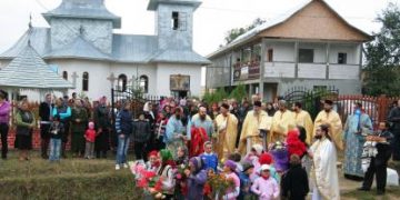 Duminica la biserica cu hramul „Adormirea Maicii Domnului” din Parohia Mesteacăn