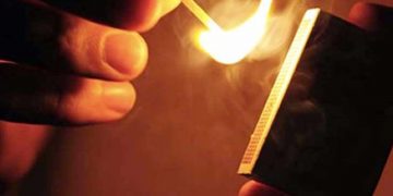 Supărată pe  viață, o tânără din Șomcuta Mare a distrus și apoi a incendiat o casă