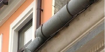 Atenţie la metoda de înşelăciune „acoperişul” sau „burlanul”! Maramureşeni, fiţi prudenţi la cine apelaţi pentru a vă face reparaţii