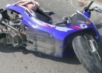 Seria accidentelor continuă: scuterist proiectat în gard după ce a fost accidentat de o maşină la Gârdani
