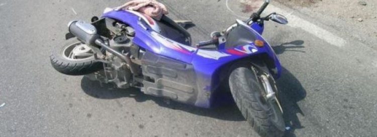 Seria accidentelor continuă: scuterist proiectat în gard după ce a fost accidentat de o maşină la Gârdani