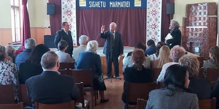 La Centrul Cultural Sighetu Marmației a fost lansată cartea „Folclor muzical din Petrova Maramureșului”a prof. Gheorghe Pop
