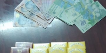 O femeie de 50 de ani, prinsă în Piaţa Izvoare cu ţigări de contrabandă