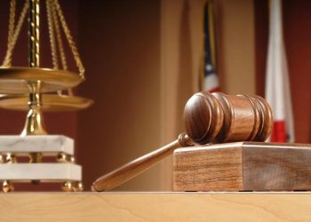 Patru arestări după percheziţiile din Cartierul Săsar