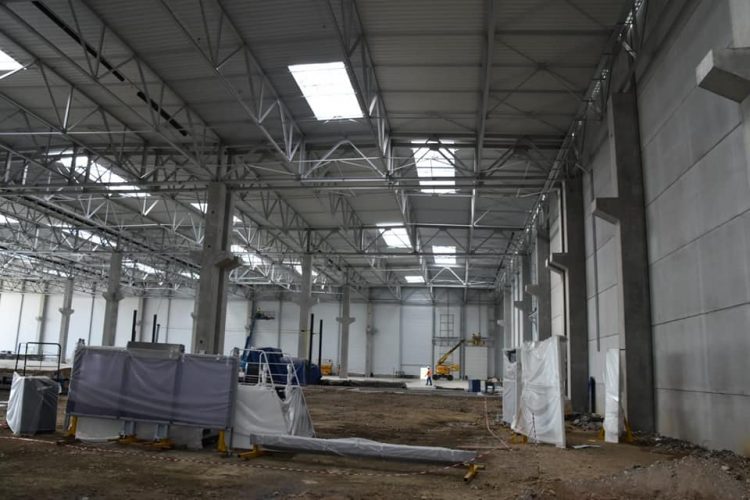 Miniștrii Oprea și Deneș au vizitat investiția de 140 de milioane de euro de la UAC din Tăuții Măgherăuș