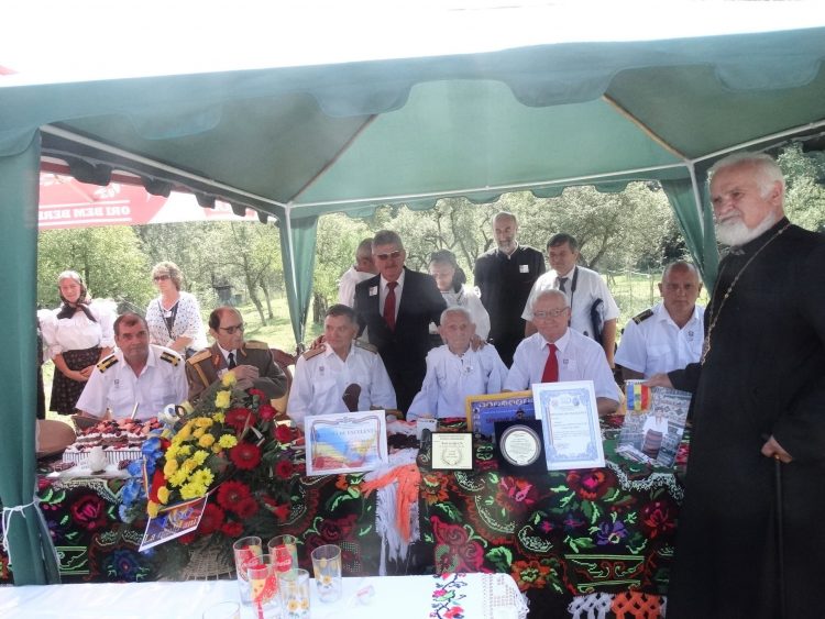 Veteran de război din Văleni, sărbătorit la împlinirea vârstei de 100 de ani – FOTO