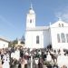 Sute de credincioşi au participat la slujba de târnosire a bisericii Parohiei nr. 1 Borşa