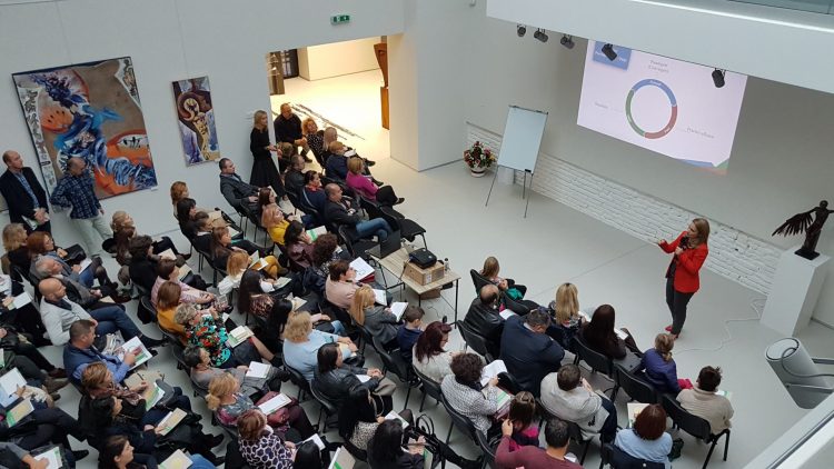 Traininguri de implementare a procesului “Leader in Me”, la Școala Gimnazială “Lucian Blaga” din Baia Mare – foto