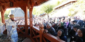Sfânta Liturghie la hramul Mănăstirii Rohiţa