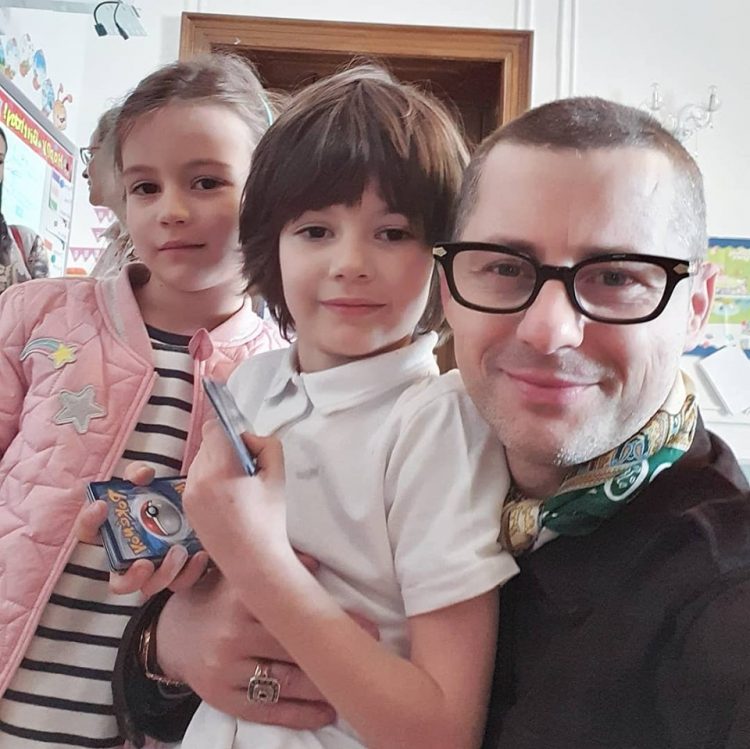 Vedetă din Maramureș caută bonă pentru cei 6 copii
