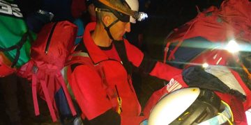 Turist beat salvat în ultimul moment. A căzut într-o râpă adâncă de 20 de metri – FOTO