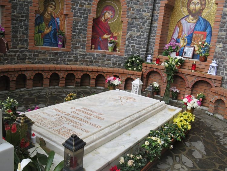 Parastas la Mănăstirea Rohia pentru pomenirea Părintelui Justinian Arhiepiscopul