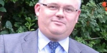 Fost ambasador: „Prostituţie” în aparatul diplomatic