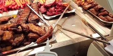 Probleme la Carrefour. Ce au găsit inspectorii ANPC în magazinul din Baia Mare