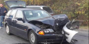 Impact puternic în zona Târgului Auto din Baia Mare