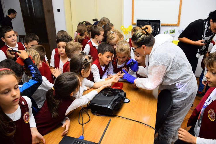 Copiii de la două şcoli din Baia Mare au fost criminalişti pentru o zi!