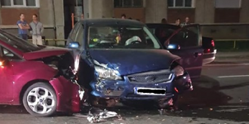 Imagini de la impactul din Baia Sprie. Două mașini au fost făcute praf