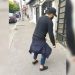 Tânăr drogat cu spray de gândaci, găsit paralizat pe stradă – video