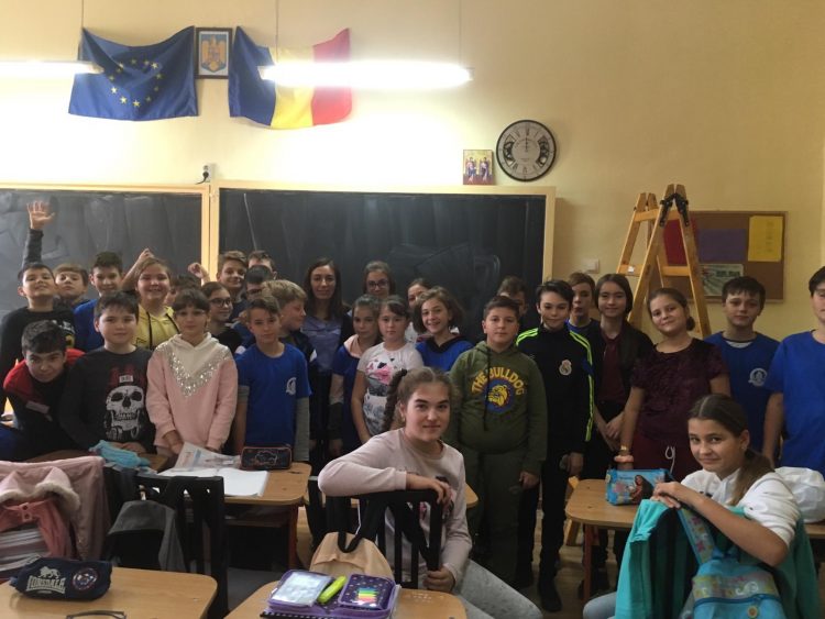 Elevii de la două licee din Sighetu Marmaţiei au primit sfaturi de la poliţişti