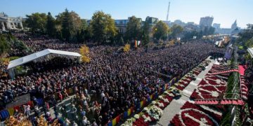 Record de pelerini la racla Sfintei Cuvioase Parascheva