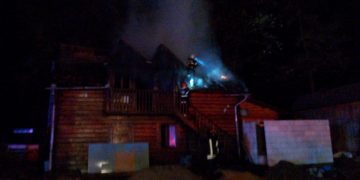 Incendiu la Cabana Stejaru. Traficul pe DN 1C e restricționat – FOTO