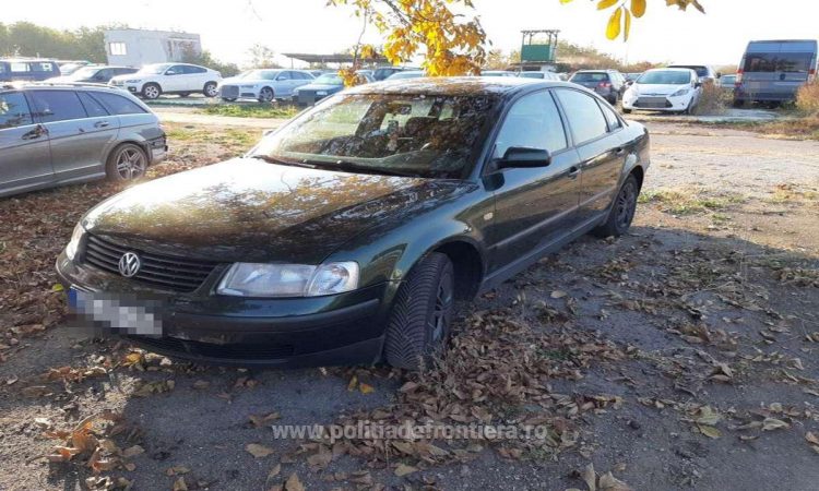 Autoturism furat din Germania, oprit la frontieră