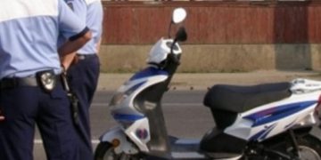 Prin Ulmeni cu mopedul neînmatriculat şi fără permis de conducere