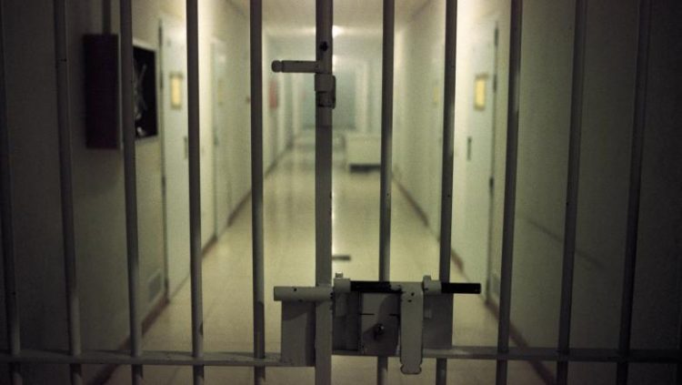 Detalii despre cazul poliţistului găsit împușcat la penitenciar
