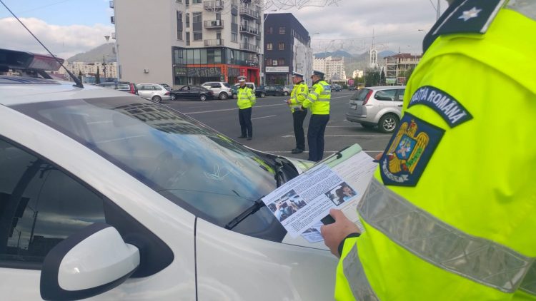 Şoferii băimăreni, instruiţi cu privire la noile prevederi legate de folosirea telefonului mobil la volan
