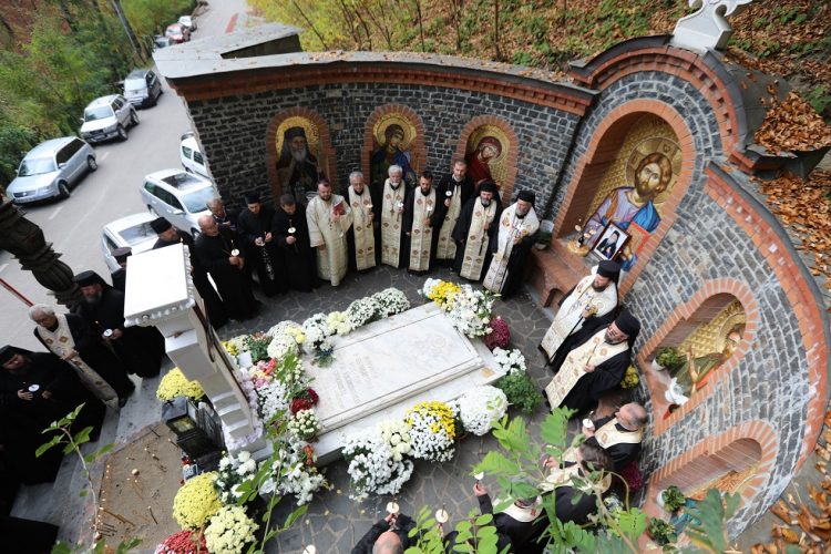 COMEMORARE la Mănăstirea Rohia. Sfântă Liturghie Arhierească şi parastas de pomenire pentru Părintele Arhiepiscop Justinian – foto