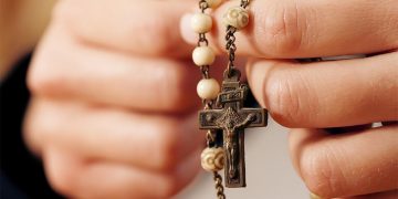 Rugăciunea Rozariului misionar, transmis la Radio Maria. Implicate cinci dieceze, printre care şi Biserica greco-catolică „Schimbarea la Faţă” din Ferneziu