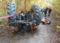 Tragedie la Coroieni. Un bărbat de 59 de ani a decedat după ce a căzut tractorul peste el