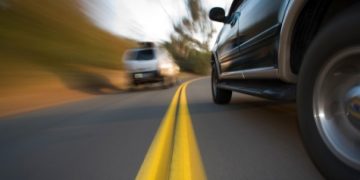 La un pas de tragedie! Tânăr beat, surprins de radar în timp ce rula cu maşina cu 142 km/h, între Cicârlău şi Ilba