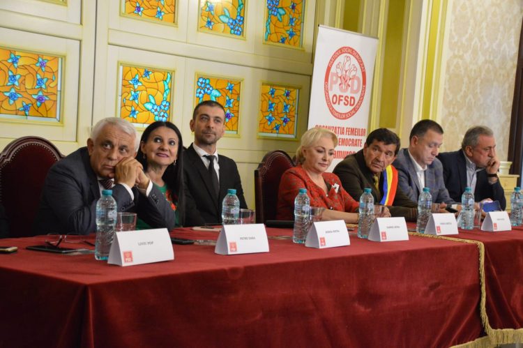 Sute de simpatizanți PSD au întâmpinat-o pe Viorica Dăncilă la Sighetu Marmației