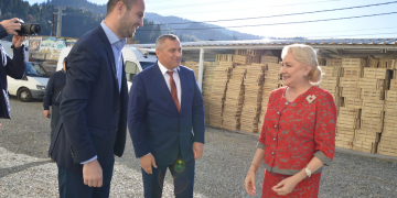 Candidatul PSD la Președinția României, Viorica Dăncilă a efectuat o vizită la obiectivele turistice și la o serie de agenți economici din Borșa