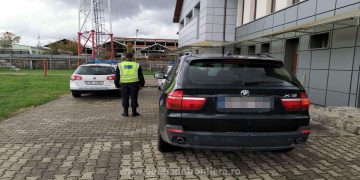 Autoturism căutat în Germania, oprit în localitatea Vama