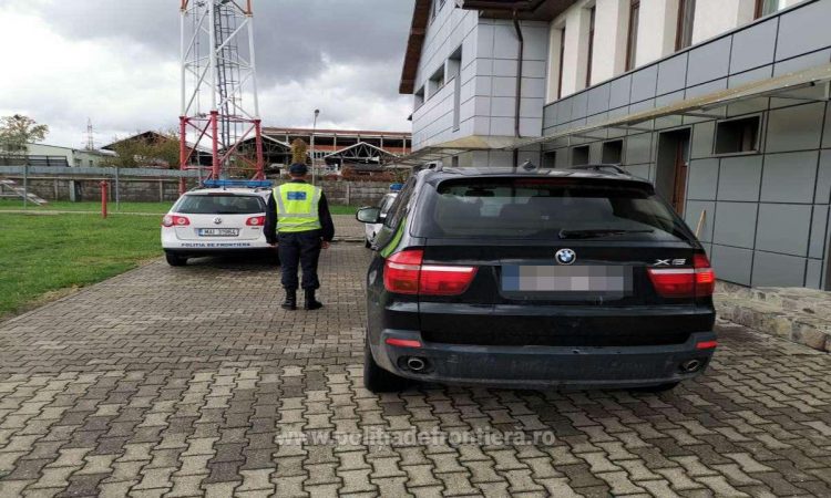 Autoturism căutat în Germania, oprit în localitatea Vama