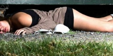 Un bărbat care și-a violat fiica de 13 ani a primit doar 4 ani de pușcărie