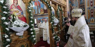 Hramul bisericii „Sfinţii Arhangheli Mihail şi Gavriil” din Baia Mare – FOTO