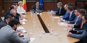 Orban a dat afară din guvern 38 de secretari de stat și consilieri. Lista completă
